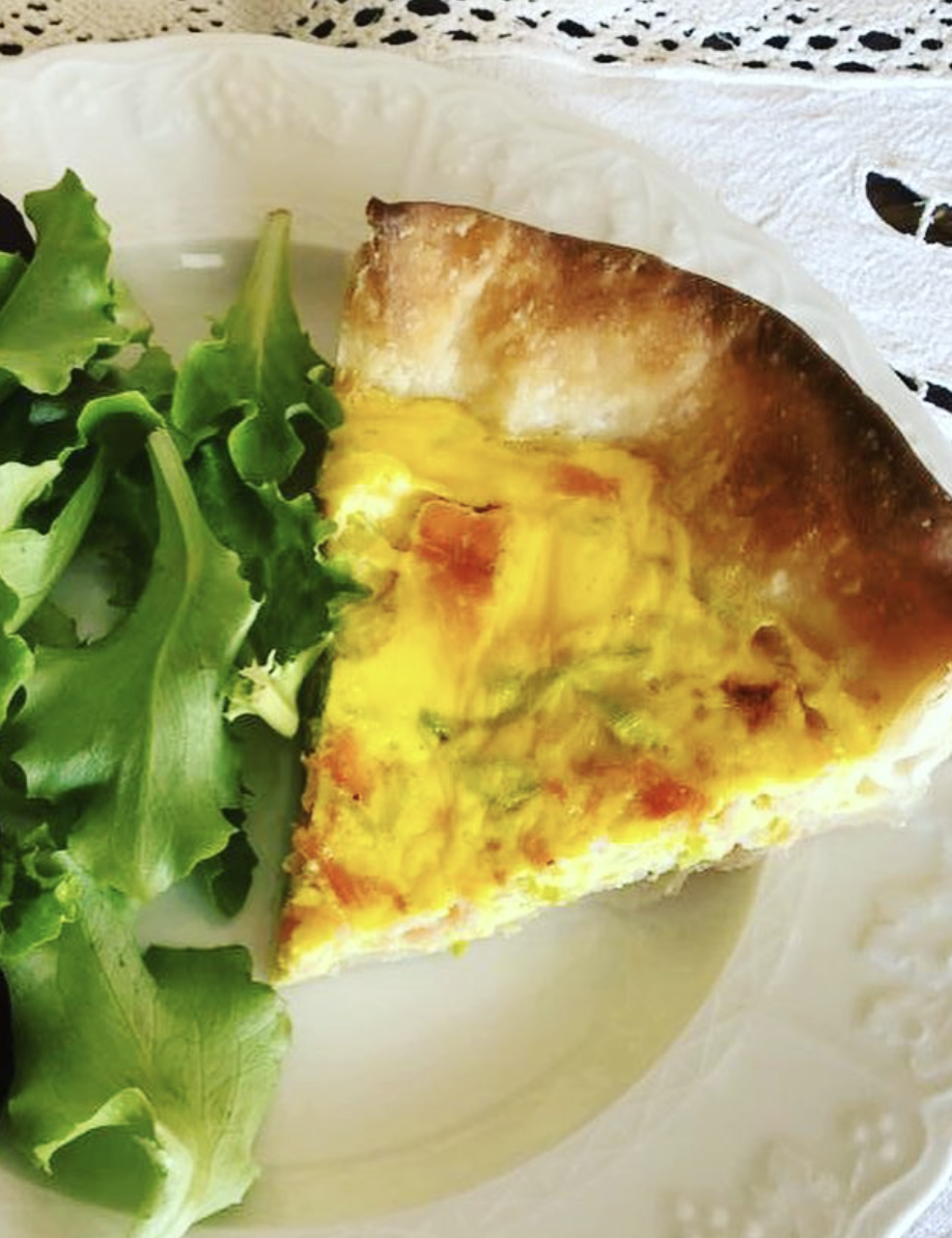 Torta salata porri e salmone affumicato